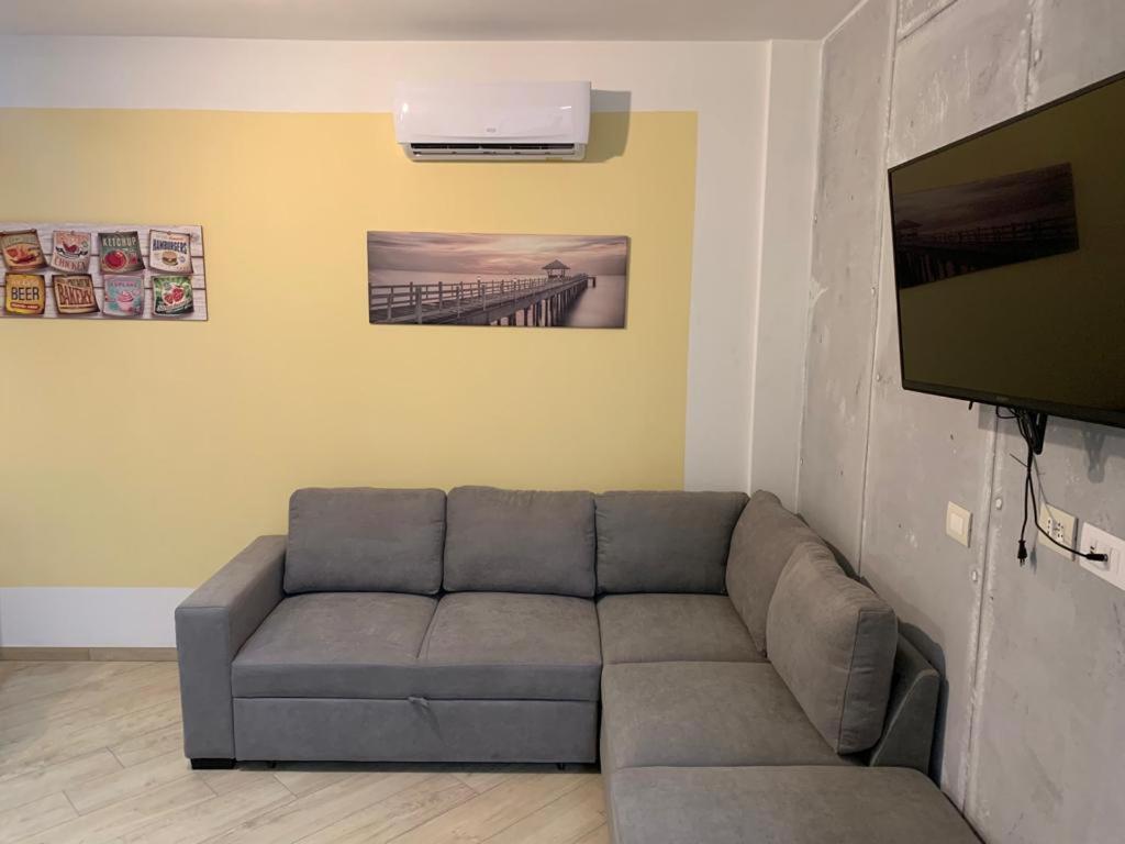 Alfiume B Apartment Tirano Exterior photo